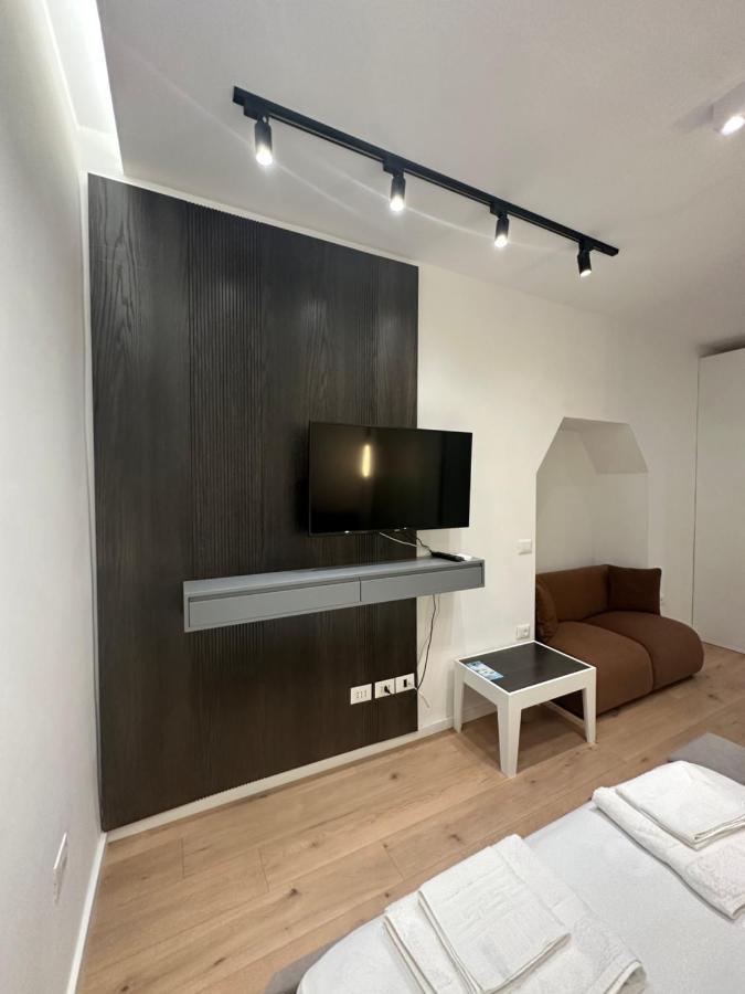 Center Apartment Tirana Buitenkant foto