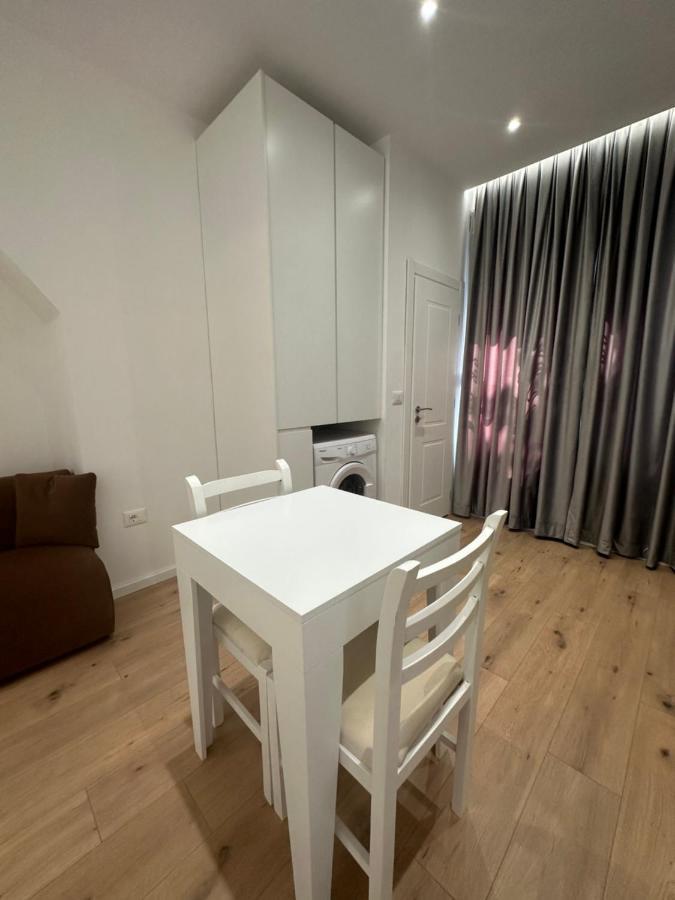 Center Apartment Tirana Buitenkant foto
