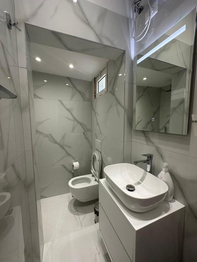Center Apartment Tirana Buitenkant foto
