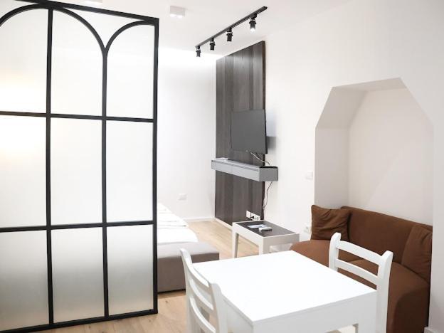 Center Apartment Tirana Buitenkant foto