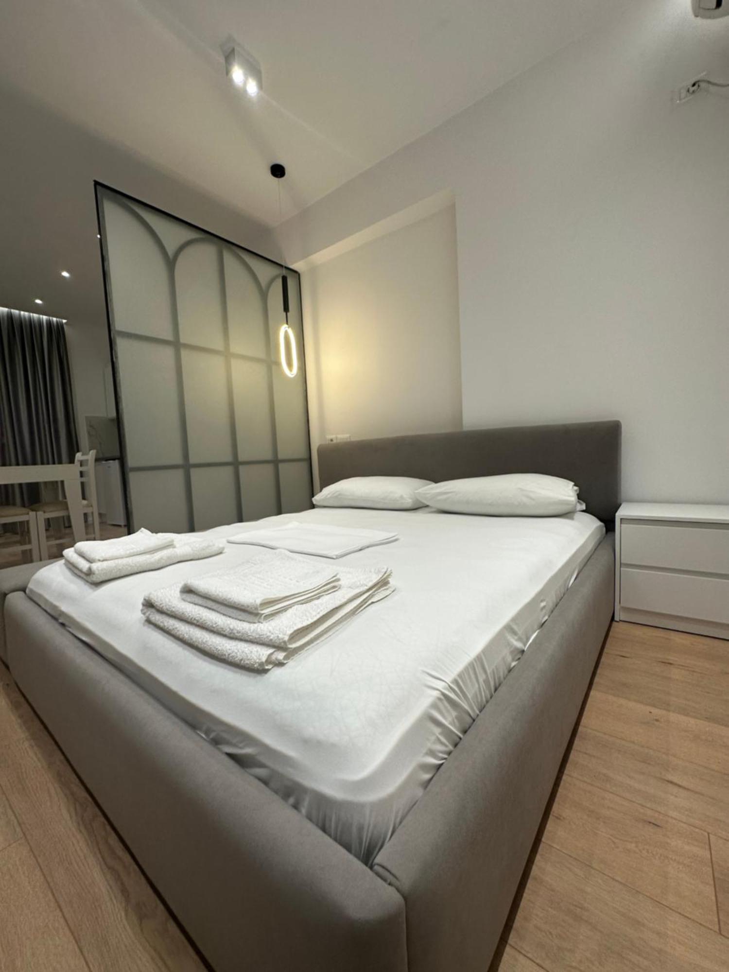 Center Apartment Tirana Buitenkant foto